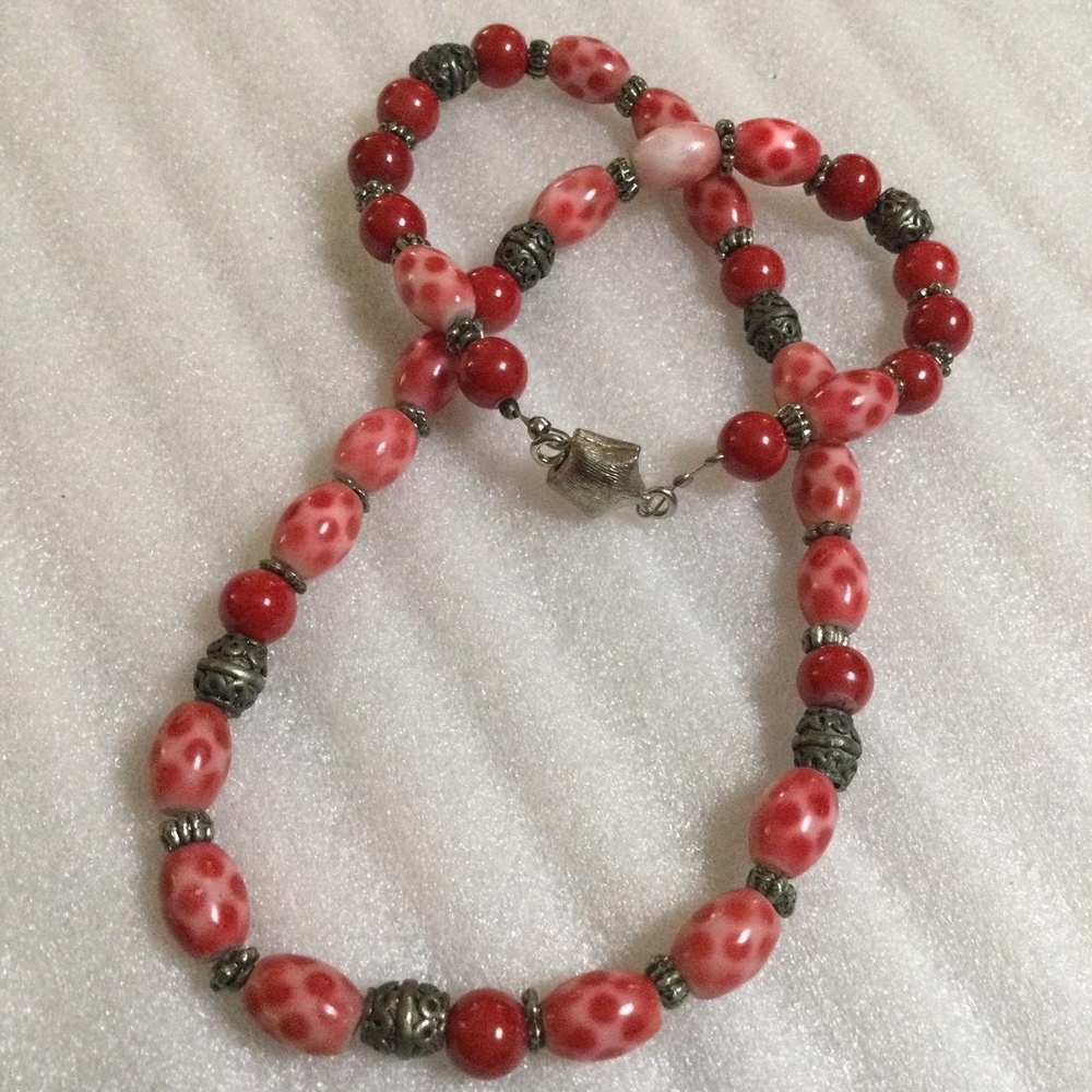 Glass Necklace With Magnetic Clasp